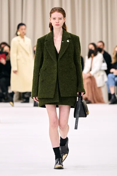Look 4